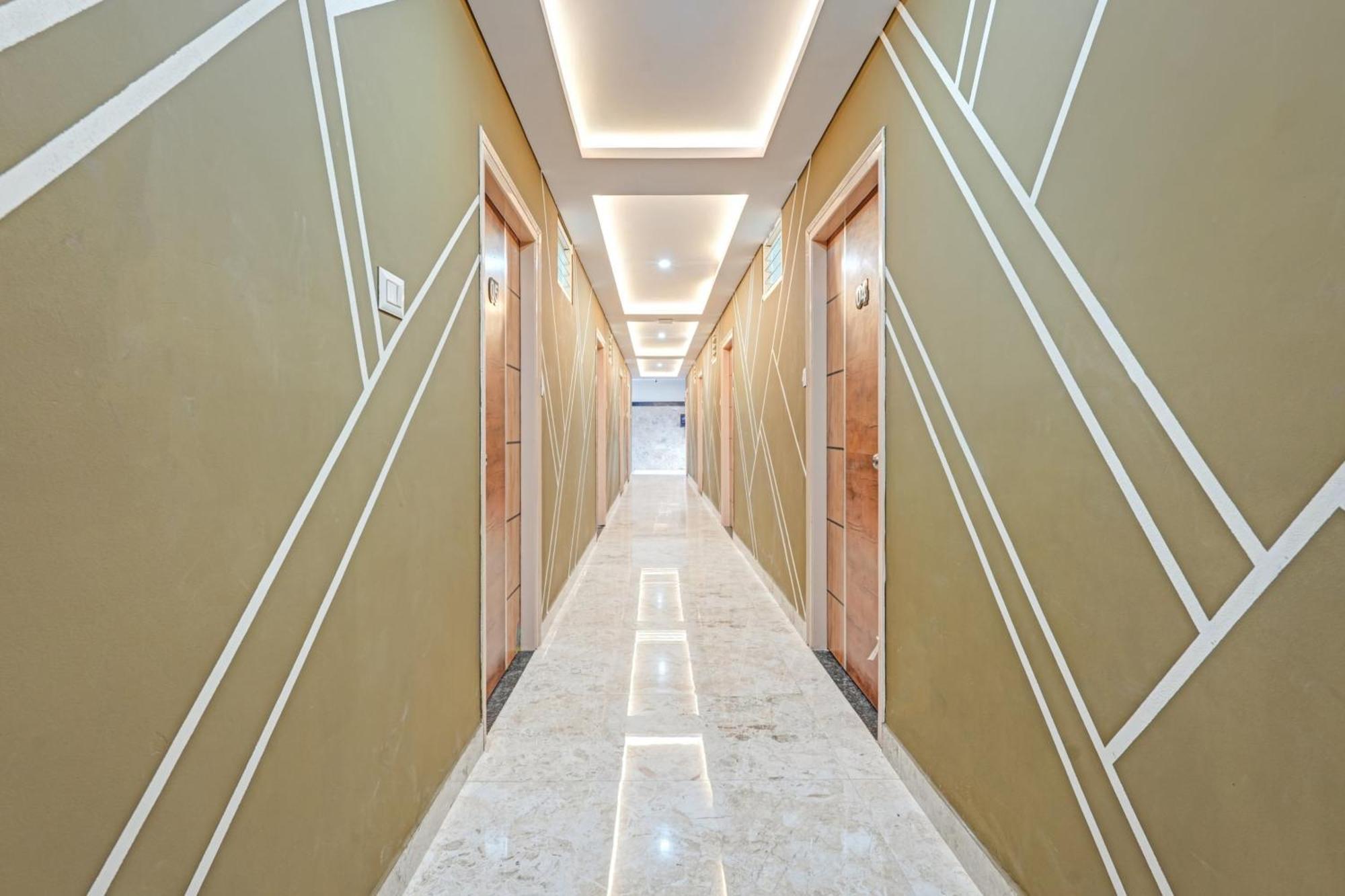 Hotel O Sri Chowdeshwari Boarding And Lodging Tavarikere المظهر الخارجي الصورة